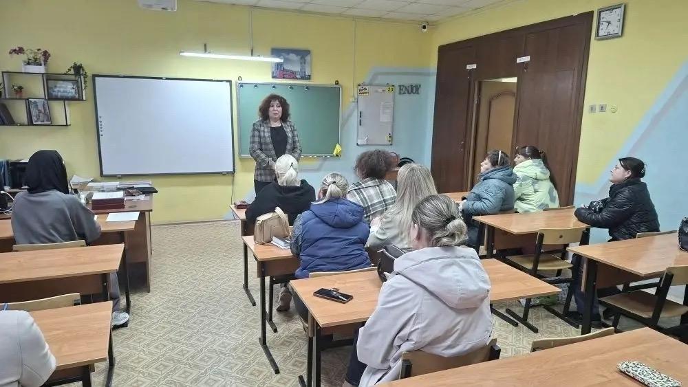 Соловьева Алла Николаевна провела профориентационную беседу с родителями выпускников